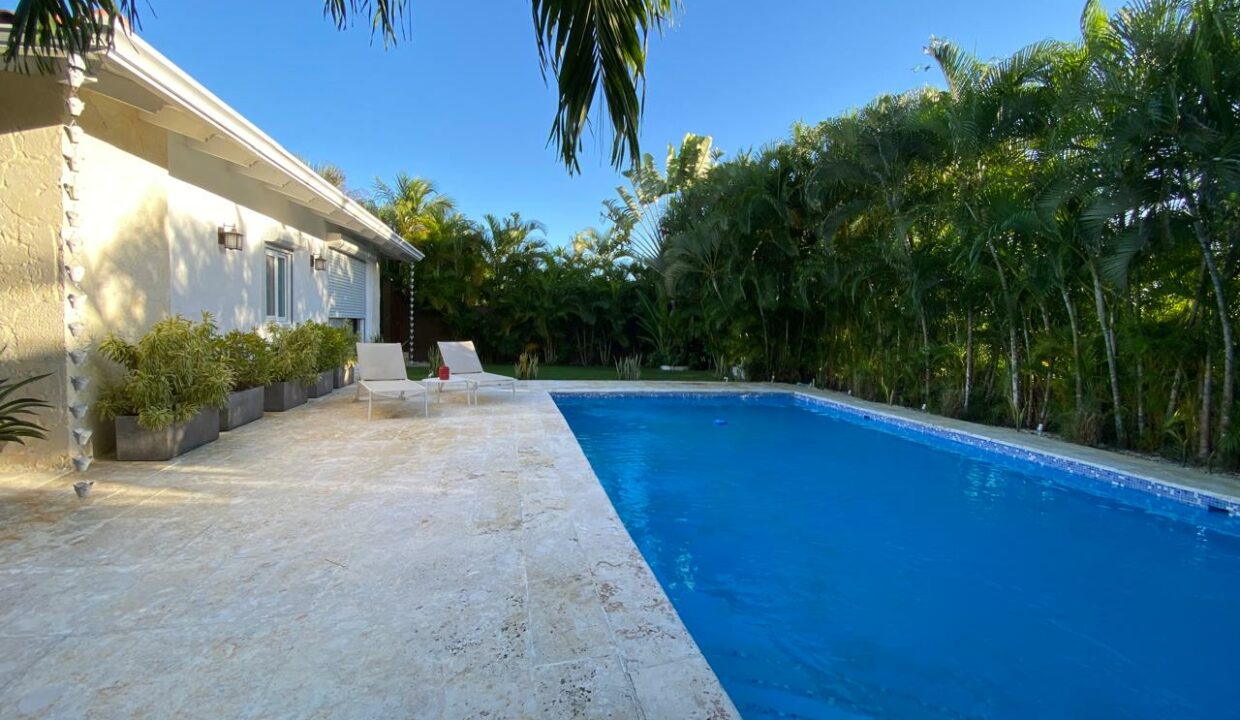PISCINA 1