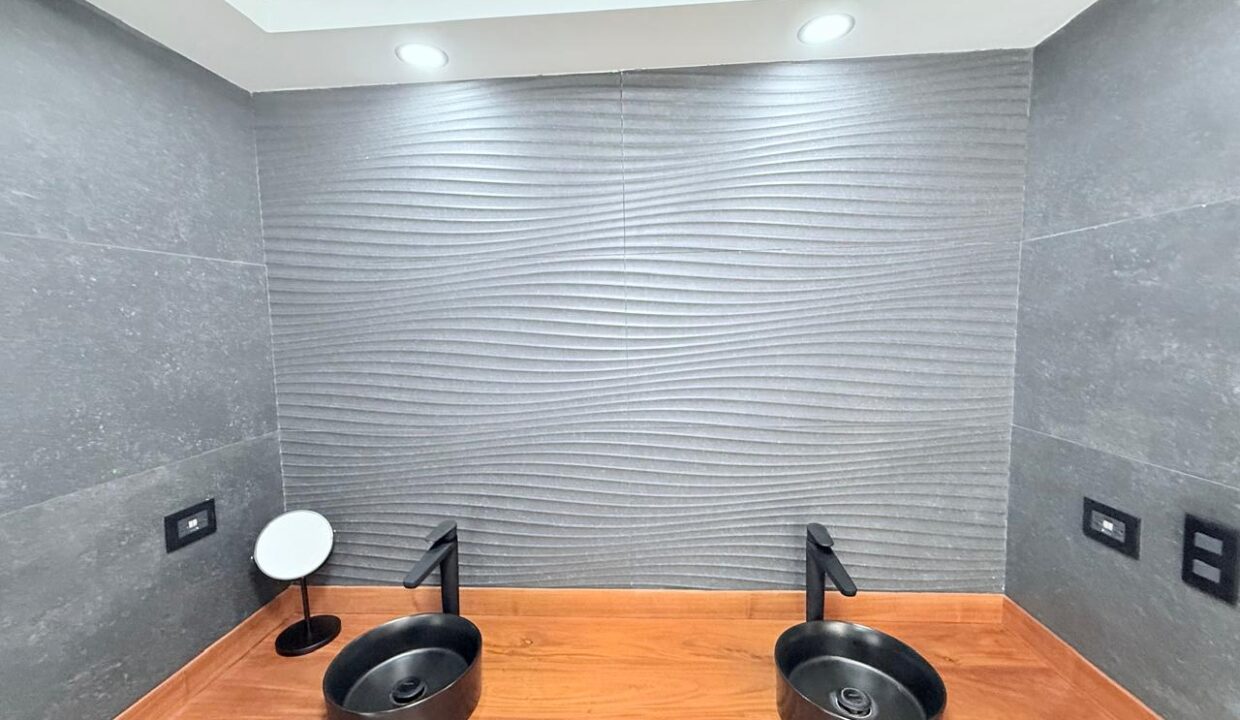 2e5ec1ac-491f-470f-8672-6c4b2b3c2807