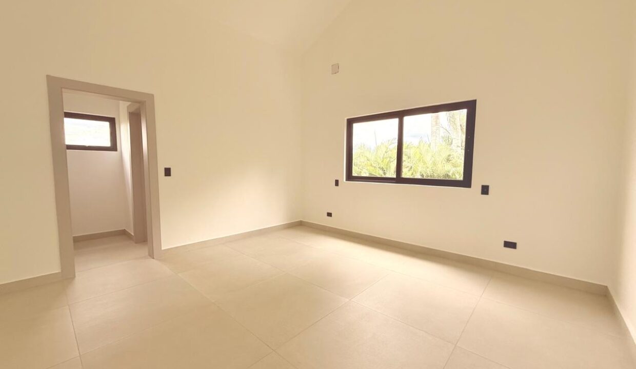 8ad971c2-bb0f-43c2-8d3f-4095d2032047