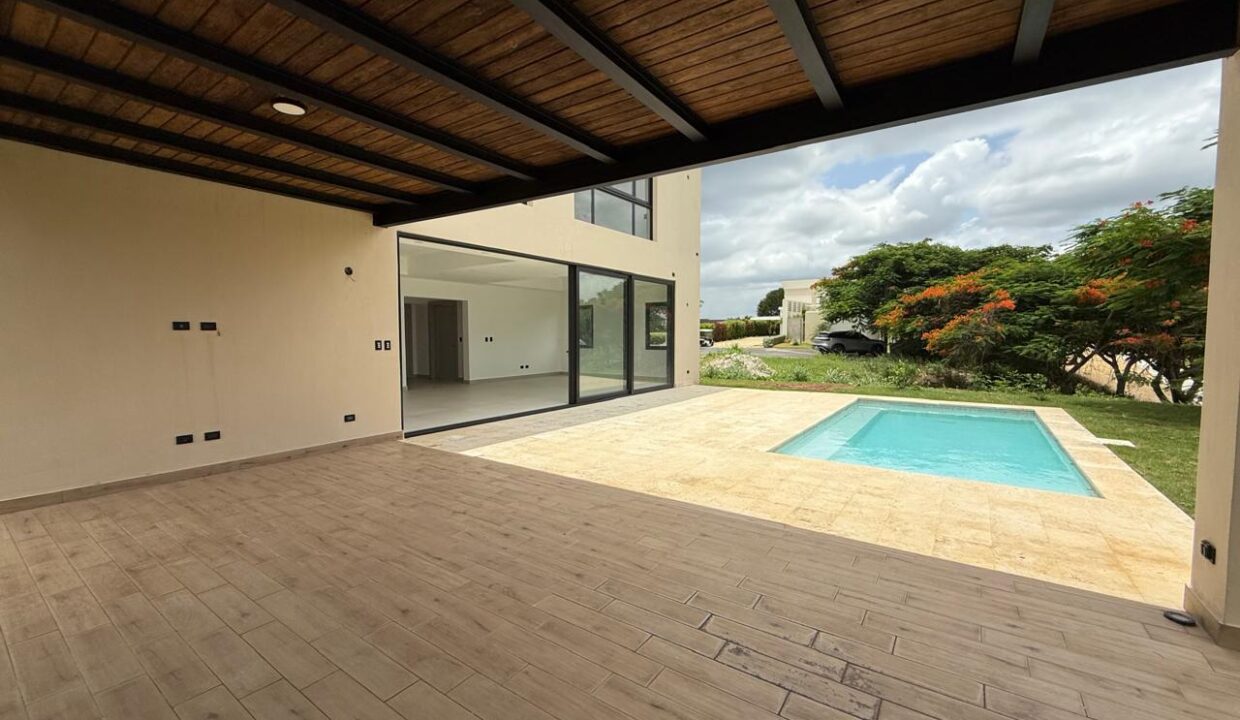 92f0db23-9056-4680-bb78-f7249ce63d29