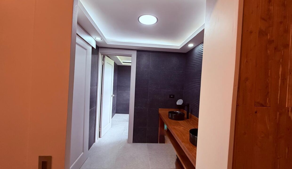 a52bb78e-8fb0-4d24-8492-e0bf9e495284