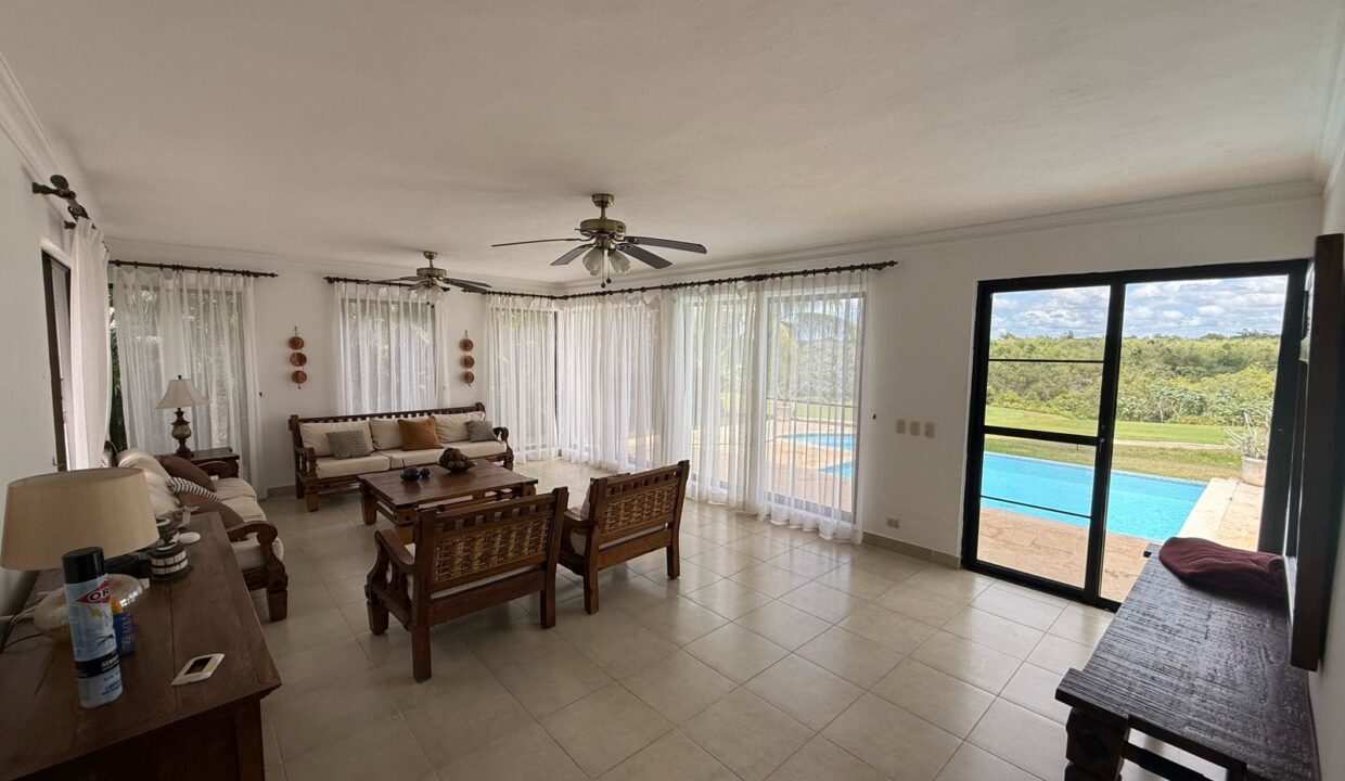 06ae2495-2ba0-4a96-a4a4-61b09cfb8033