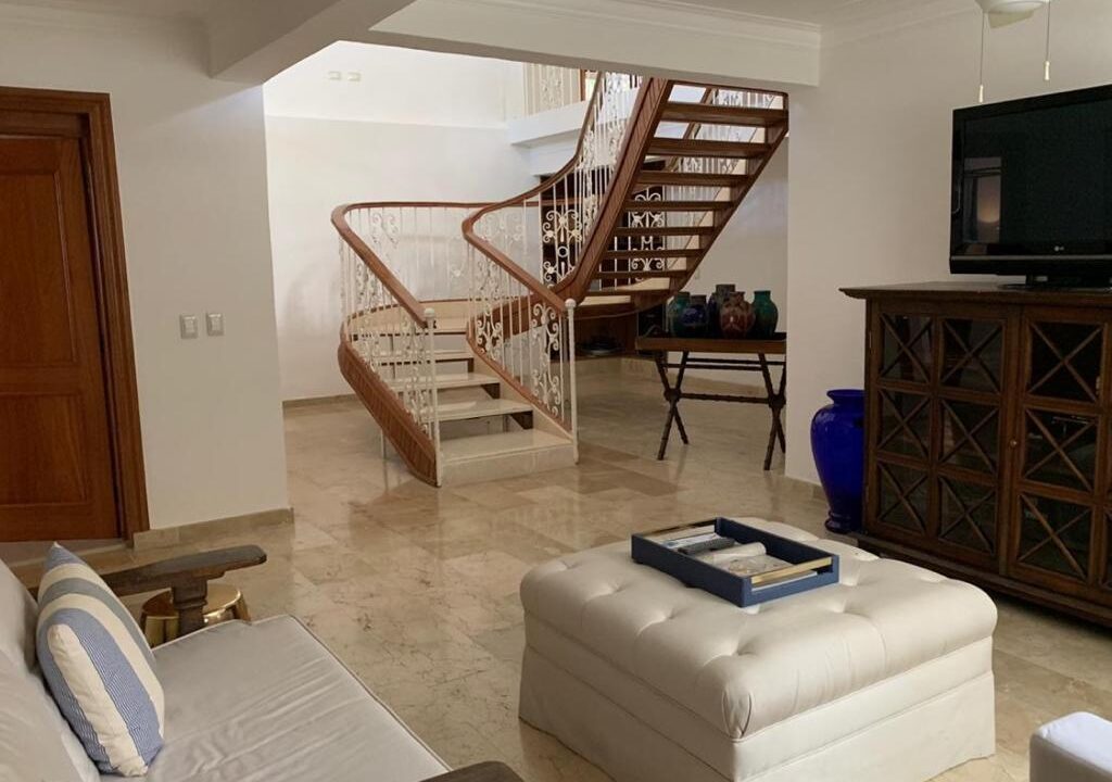 0a902edd-675f-444b-8b33-33d40f51fe2e