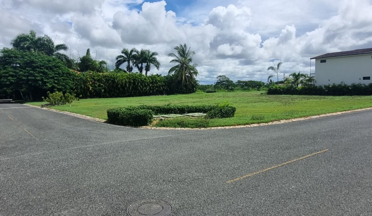 21127b93-60d8-4b81-9b5b-5e800fc74c5a