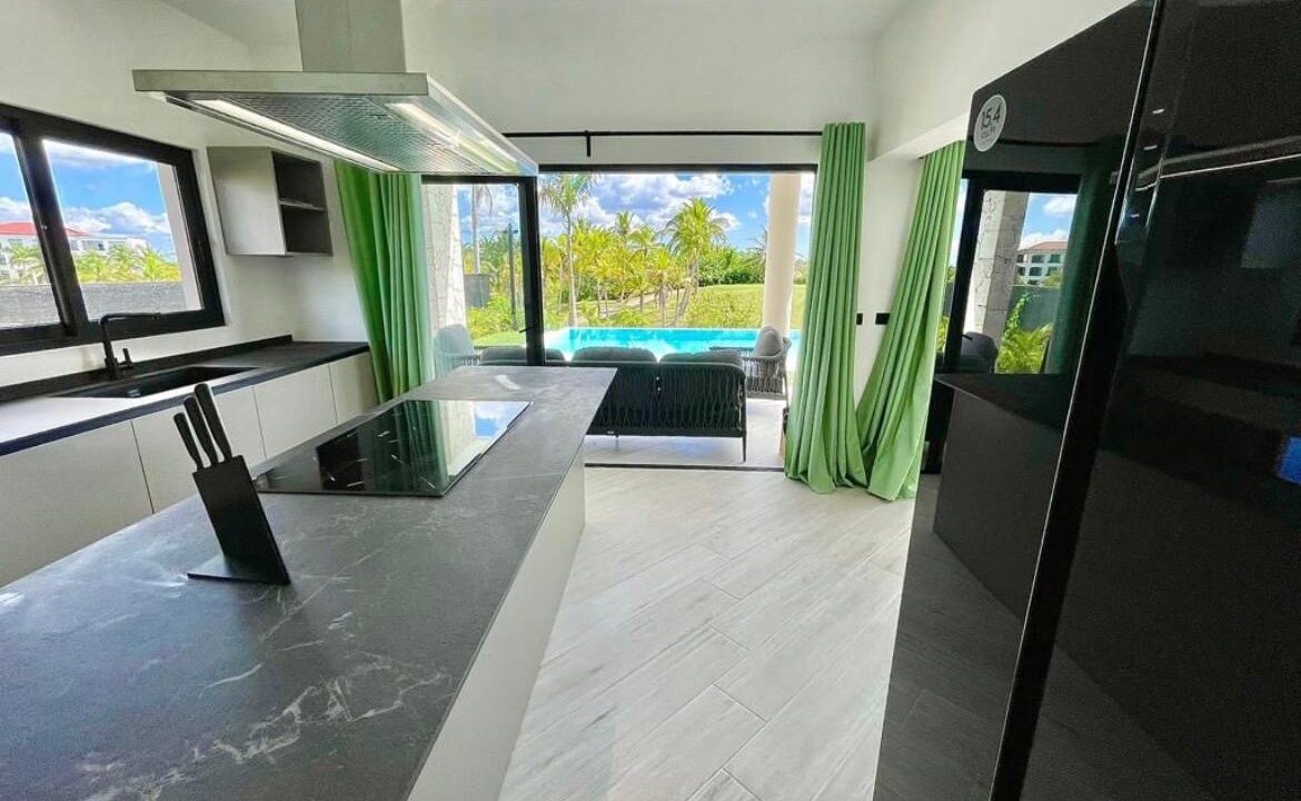 a77e4e4b-f454-4e5a-a7f2-f0c394171a05