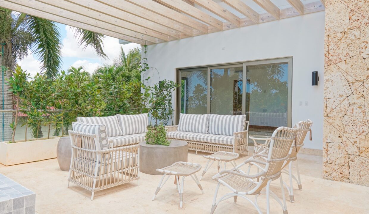 b70a1905-4415-4946-89a2-aba7a661a8d3