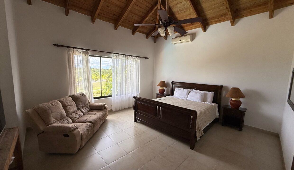 e8404ecd-7c15-4cd5-89b5-9c961756a4f3