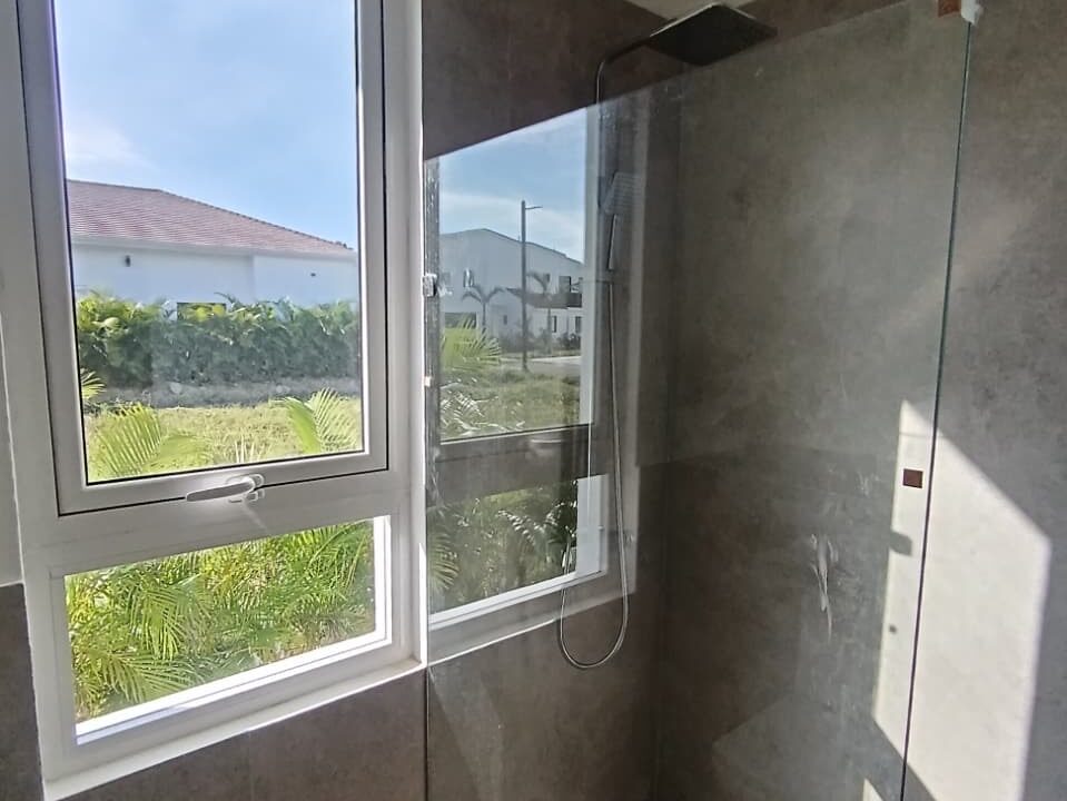 2ccf84e1-6f3a-4c57-8461-aa5305dac9da