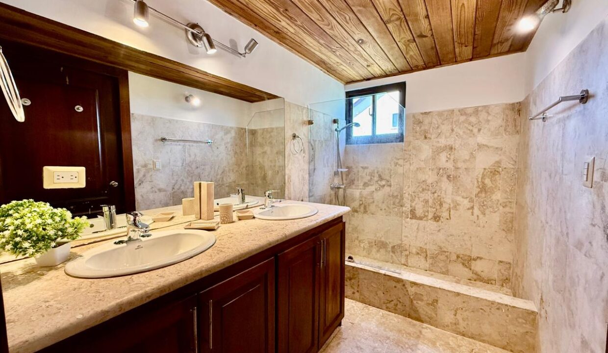 927588e0-6c07-4612-9999-38f5665eaec8