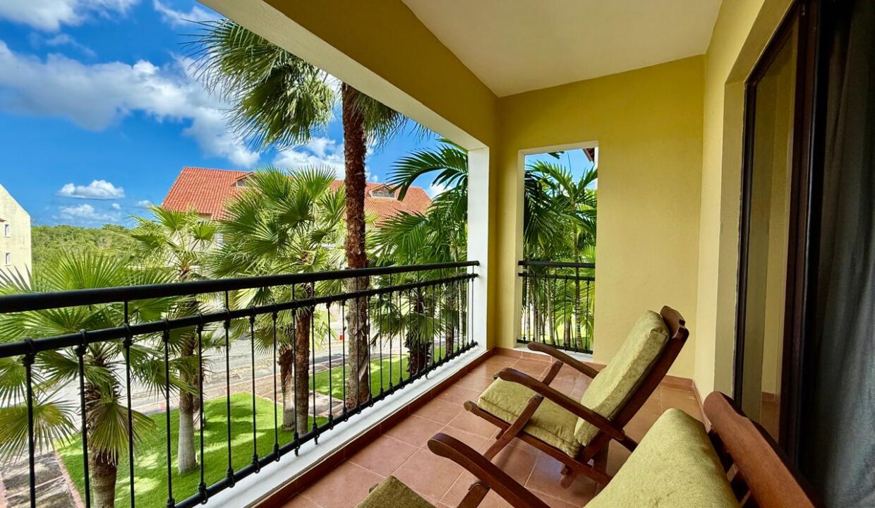 eb455586-f05d-4d91-b13f-aca8c28eb5e2