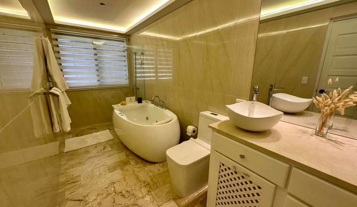 8528c6dd-ed8a-4bcb-b839-026eacf327df