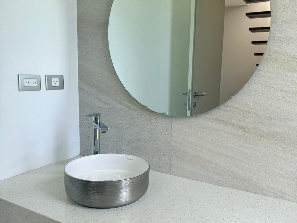 a2c80e1e-815b-40ce-8c99-35f71916a57a