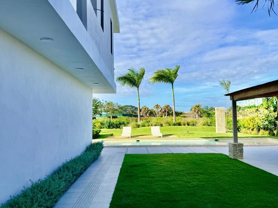 d5996599-af20-4135-bec3-56a623eb52d1