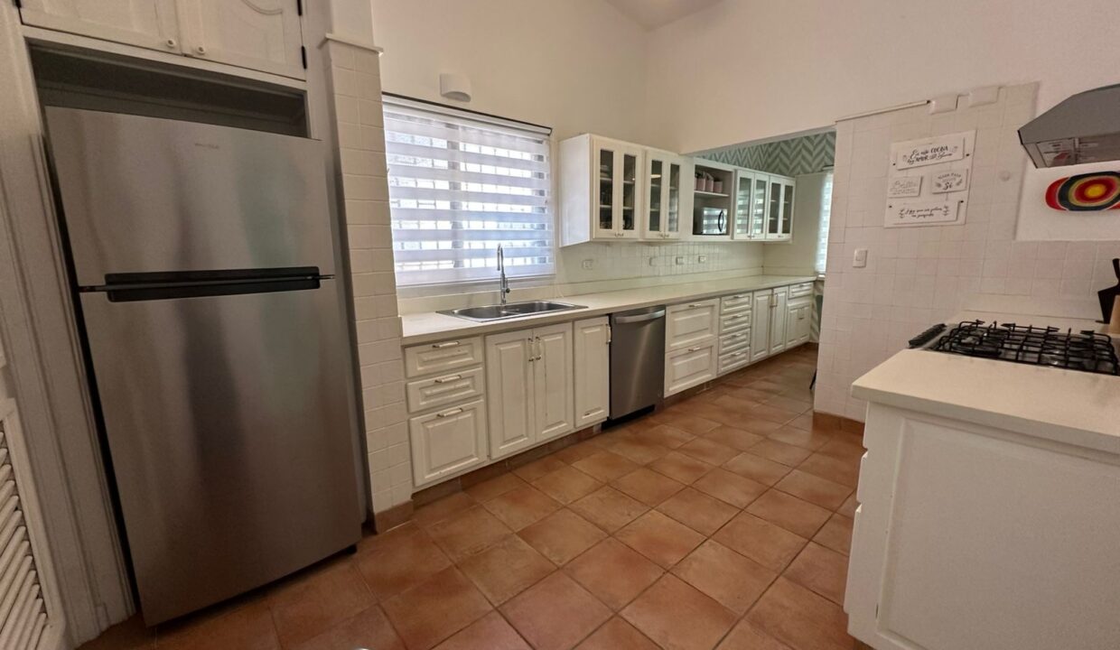 e5749f6c-25f3-4e95-be95-e16bd069951b