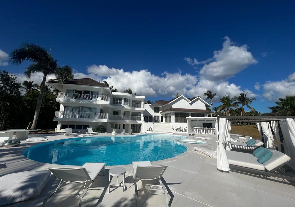 f1933f69-5b5f-4f02-92d2-cf2d34772e52